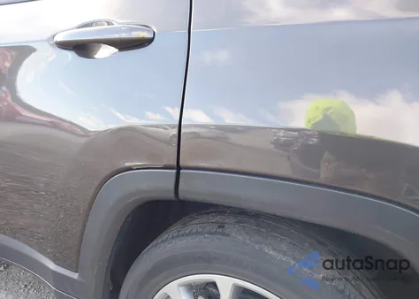 2022 Jeep Compass Latitude Lux 4X4 z USA, uszkodzony, nr VIN 3C4NJDFB5NT150019